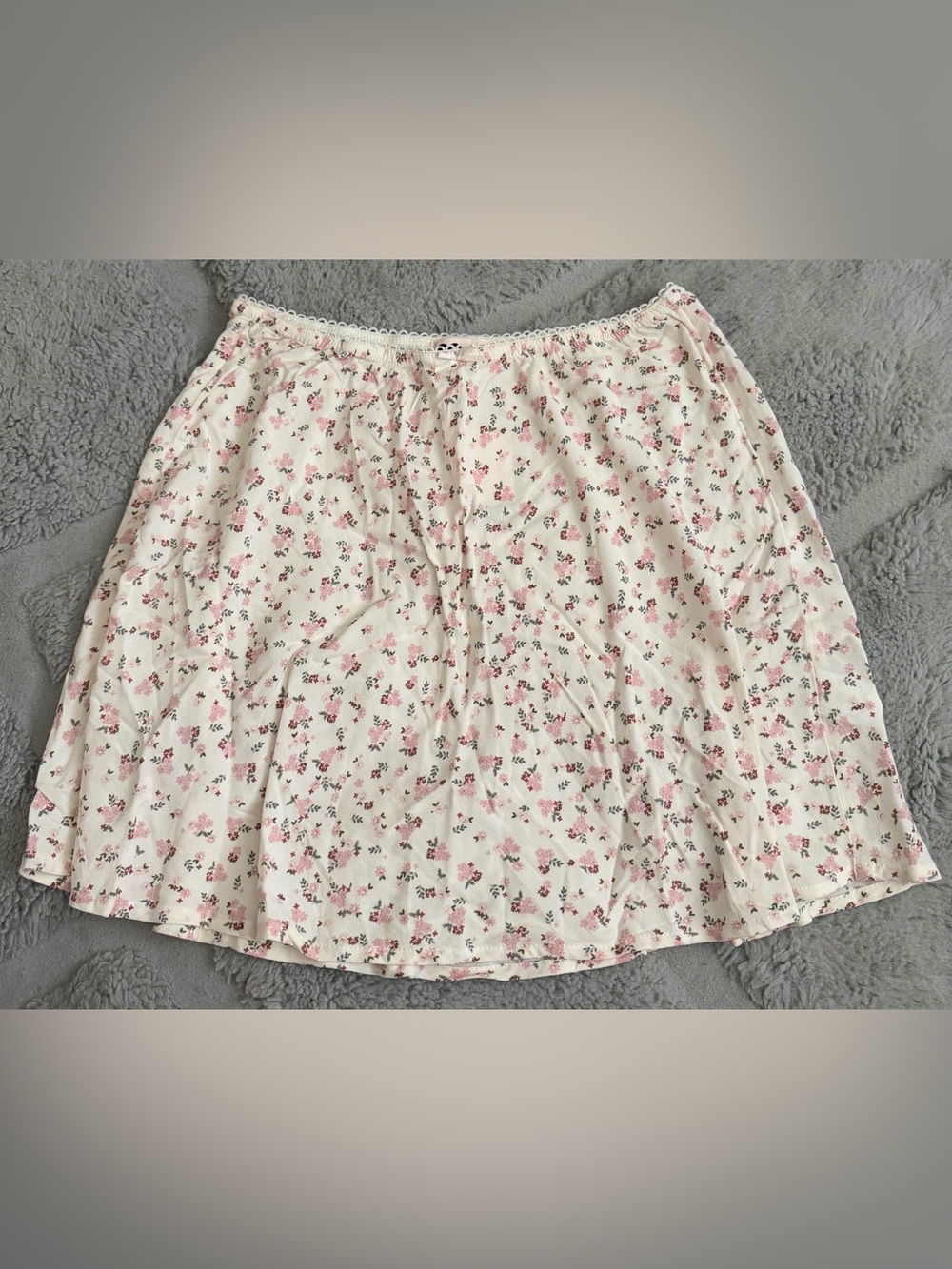 SO NWT Pink & Cream Floral A-Line Mini Skirt